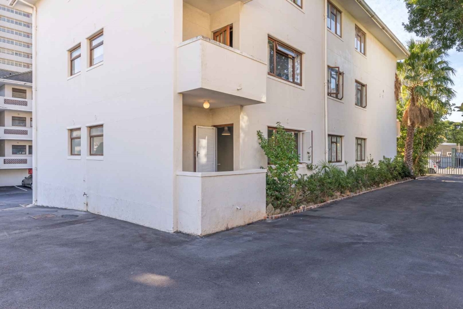 1 Bedroom Property for Sale in Sea Point Western Cape